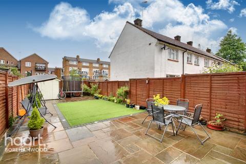 26 Knebworth Path, Borehamwood, WD6 2QW
