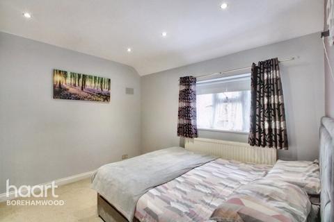 26 Knebworth Path, Borehamwood, WD6 2QW