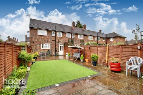 26 Knebworth Path, Borehamwood, WD6 2QW
