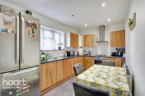 26 Knebworth Path, Borehamwood, WD6 2QW