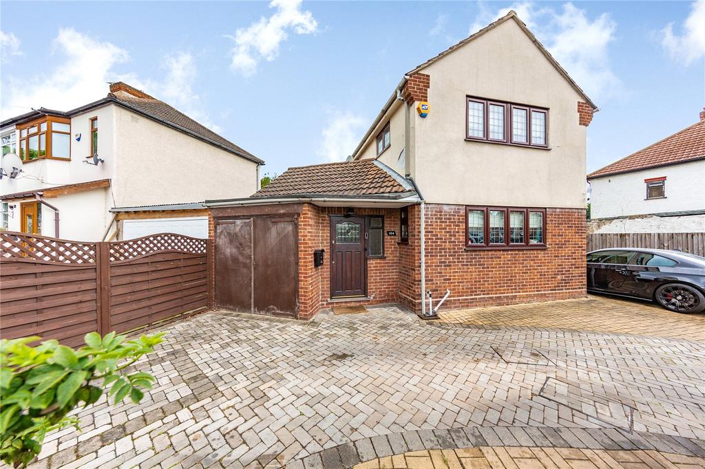 Upper Rainham Road, Hornchurch, RM12 3 bed detached house for sale £