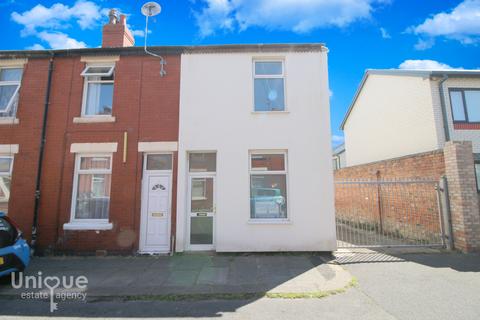 2 bedroom end of terrace house for sale - Laburnum Street,  Blackpool, FY3