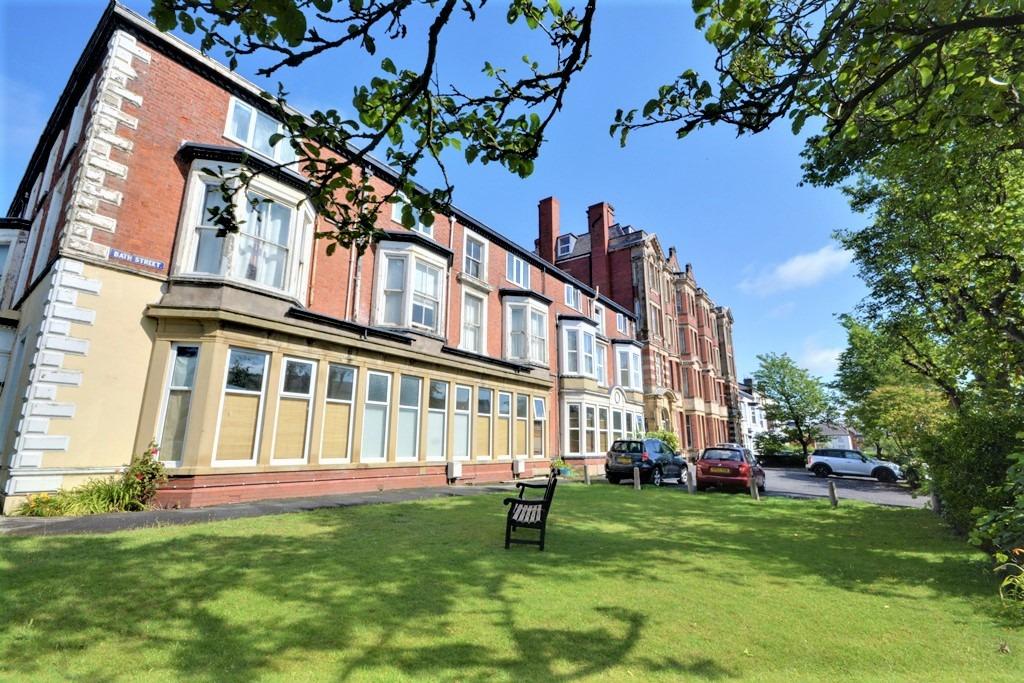 Kenworthys Flats, Southport, Merseyside, PR9 1 bed apartment £550 pcm