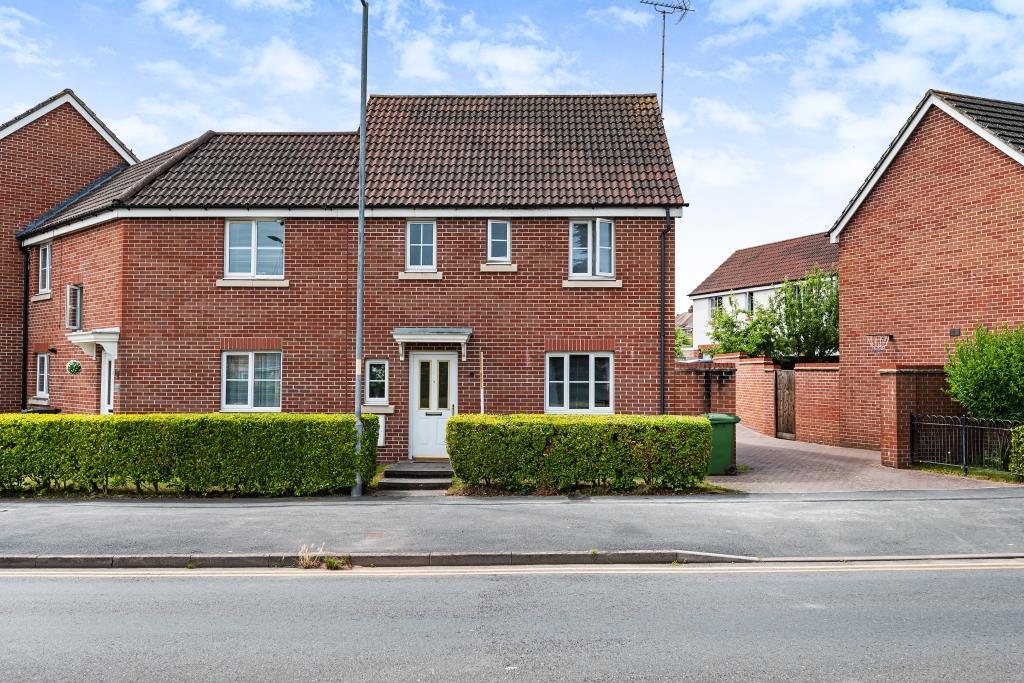 Saxon Gate, Hereford, 3 bed end of terrace house £245,000