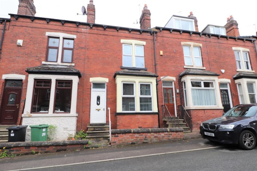 ST PETERS MOUNT, BRAMLEY, LS13 3NF 4 bed terraced house £850 pcm (£