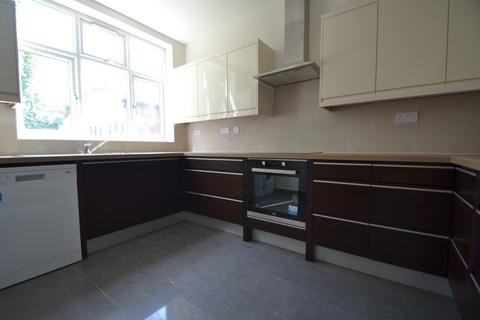 4 bedroom semi-detached house to rent, Southborough Lane, Bromley, Greater London, BR2