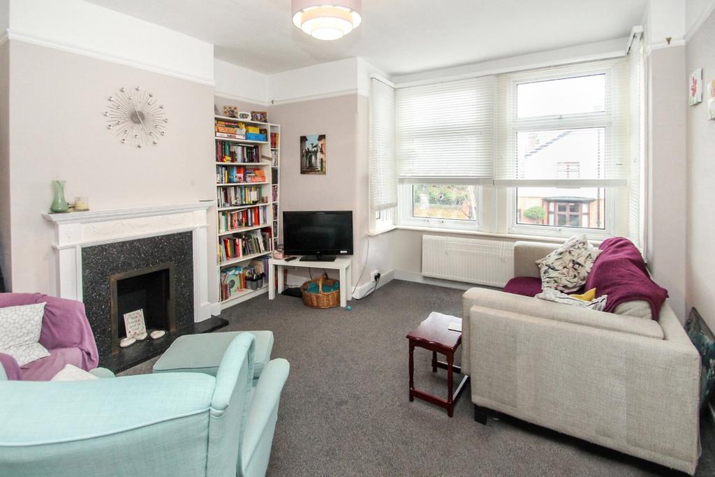 Forest Drive West, Leytonstone, London, E11 1 bed flat £1,300 pcm (£
