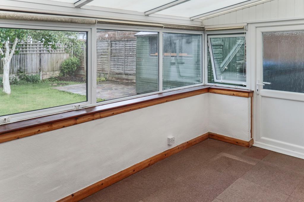 Avenue, Coulsdon 2 bed semidetached bungalow £450,000