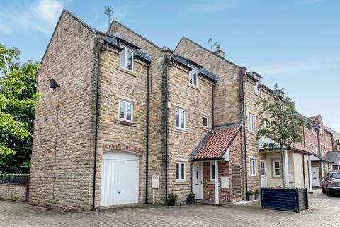 5 bedroom townhouse for sale - Micklethwaite Grove, Wetherby, LS22