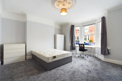 2 bedroom flat to rent, Tavistock Road, Jesmond, Newcastle Upon Tyne