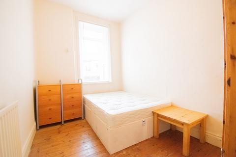 2 bedroom flat to rent, Coniston Avenue, West Jesmond, Newcastle Upon Tyne