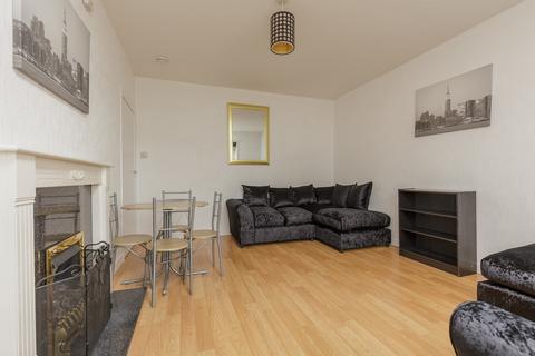 3 bedroom flat to rent, Froghall Avenue, AB24