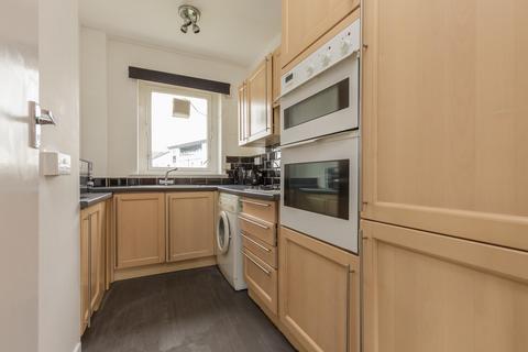 3 bedroom flat to rent, Froghall Avenue, AB24