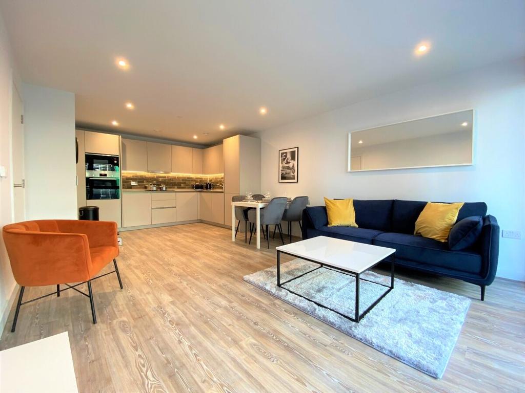 Potato Wharf Manchester M3 2 bed apartment - £1,400 pcm (£323 pw)