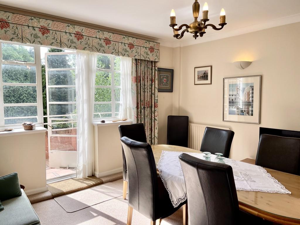 Viceroy Close, Edgbaston, Birmingham 4 bed apartment £300,000