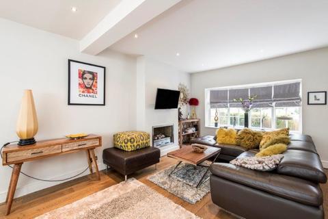 52 Alexandra Road, Richmond, TW9 2BS