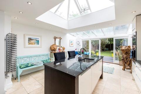 52 Alexandra Road, Richmond, TW9 2BS