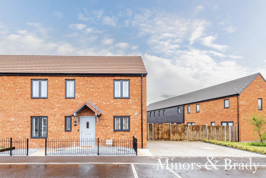 Wainscot Drive, Bradwell 3 bed semidetached house £270,000