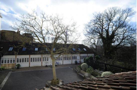 The-lodge-jack-straws-castle-hampstead-nw3