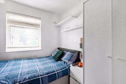 42 Barrow Road, Croydon, CR0 4EY
