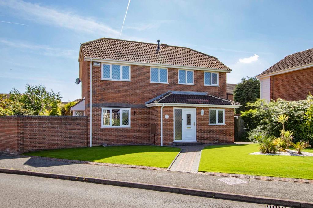 Selah Drive, Swanley, BR8 4 bed detached house £700,000
