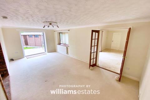 50 Alexandra Drive, Prestatyn, LL19 8BW