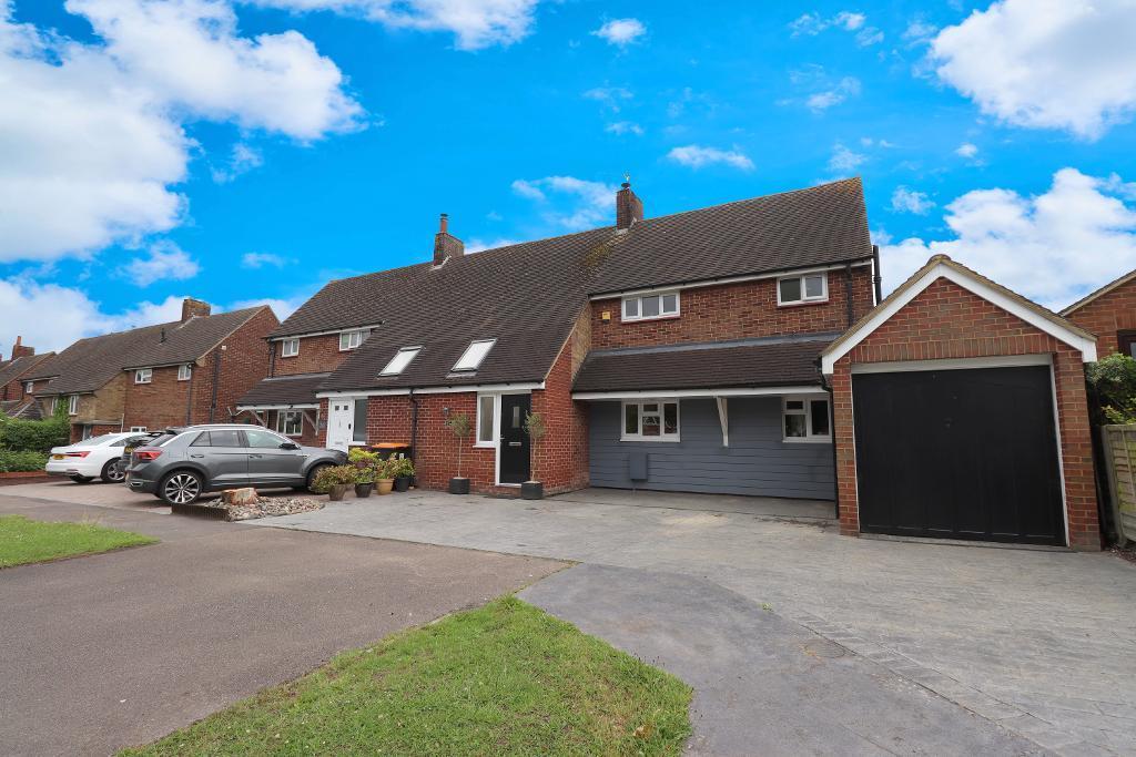 Dunstall Road, Barton Le Clay... 3 bed semidetached house £475,000