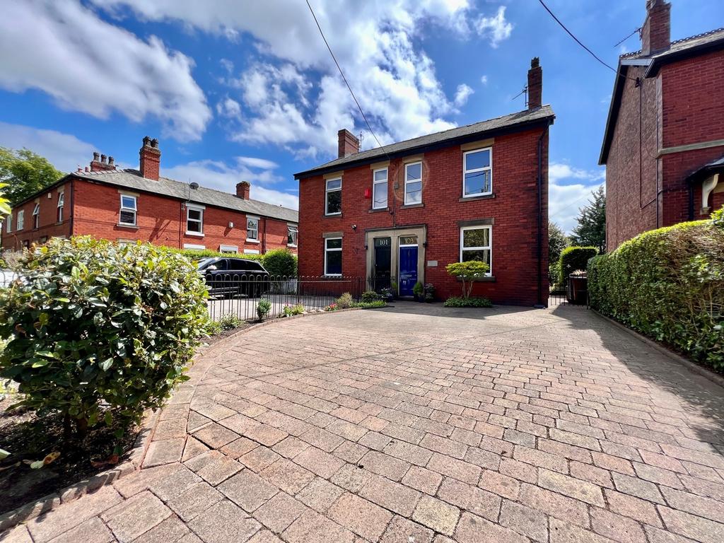 Liverpool Road, Longton, Preston, PR4 4 bed semidetached house £385,000