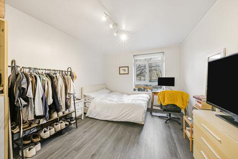 2 bedroom apartment to rent, Thorncroft Street, London