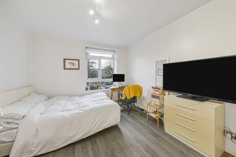 2 bedroom apartment to rent, Thorncroft Street, London