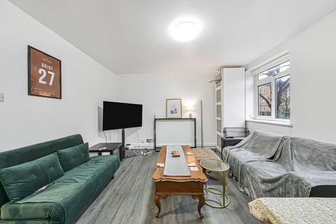 2 bedroom apartment to rent, Thorncroft Street, London
