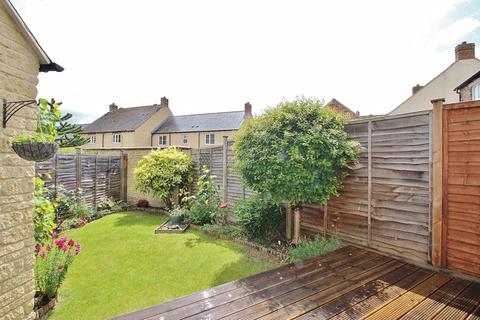 14 Appleford Drive, Carterton, OX18 1HT