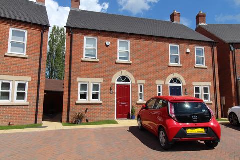 2 bedroom semi-detached house to rent, Station Crescent, Swadlincote