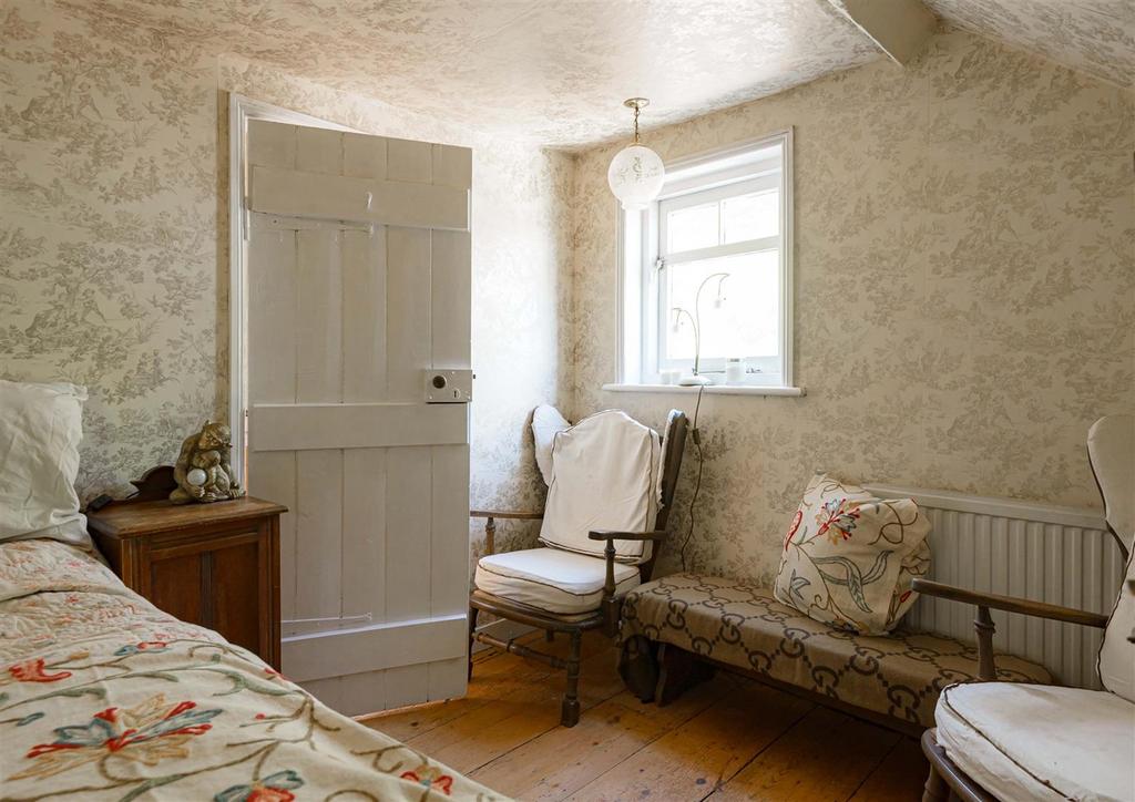 Castle Cliffe House attic bedroom.jpg