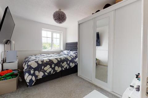 32 Borrowdale Croft, Yeadon, Leeds, LS19 7FN