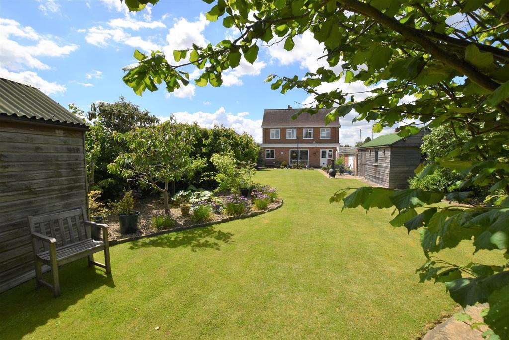 Holmes Lane, Bilton 3 bed detached house £400,000