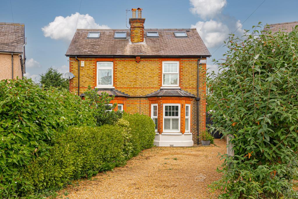 Miles Road, Epsom 4 bed semidetached house £850,000