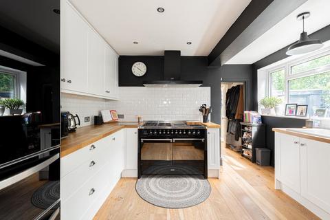 102 Miles Road, Epsom, KT19 9AB