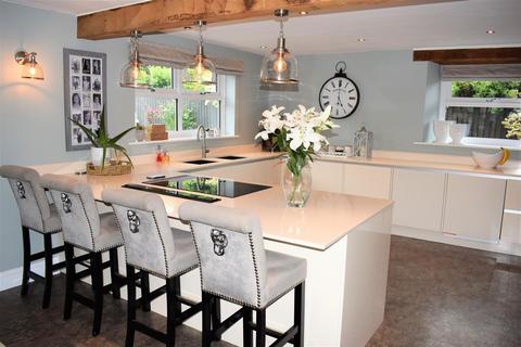 Dovecote House Vicarage Lane, Grasby, Barnetby, DN38 6AU