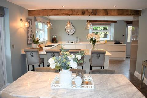Dovecote House Vicarage Lane, Grasby, Barnetby, DN38 6AU