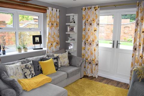 Dovecote House Vicarage Lane, Grasby, Barnetby, DN38 6AU