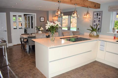 Dovecote House Vicarage Lane, Grasby, Barnetby, DN38 6AU