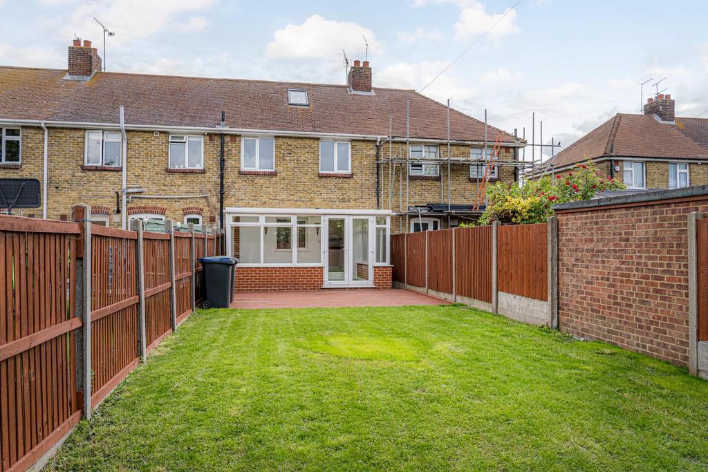 Station Road, Whitstable 4 bed terraced house £375,000