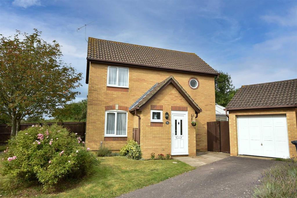 Churchill Road, Earls Barton 3 bed detached house £325,000