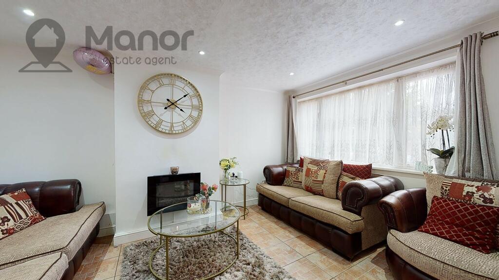 Hollington Road, East Ham, E6 3QN 3 bed semidetached house £2,000 pcm (£462 pw)