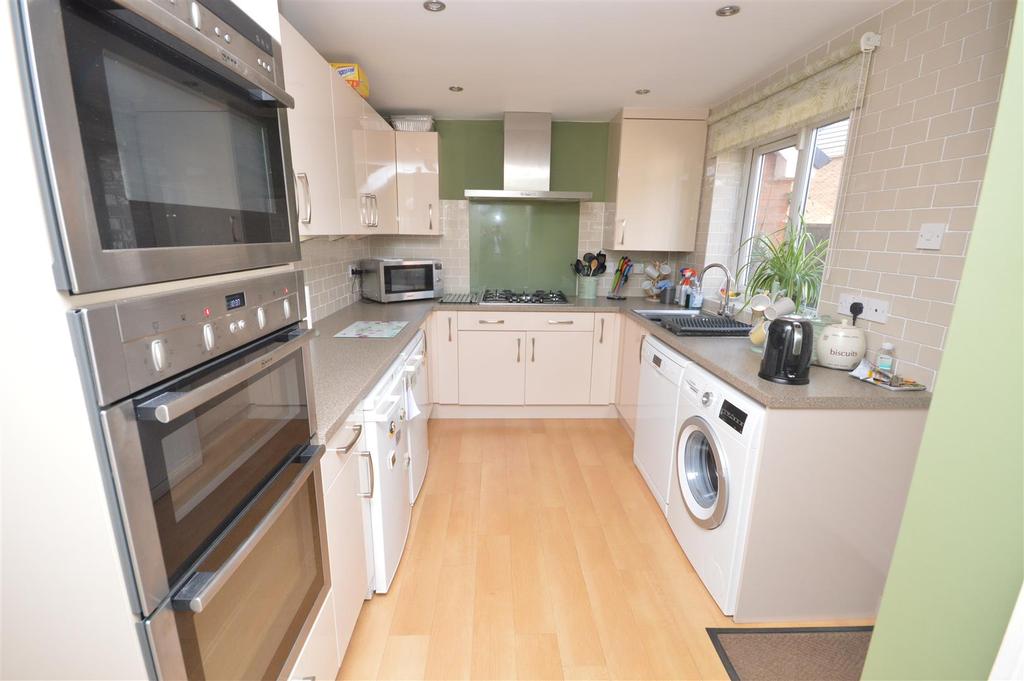 Modern Fitted Kitchen