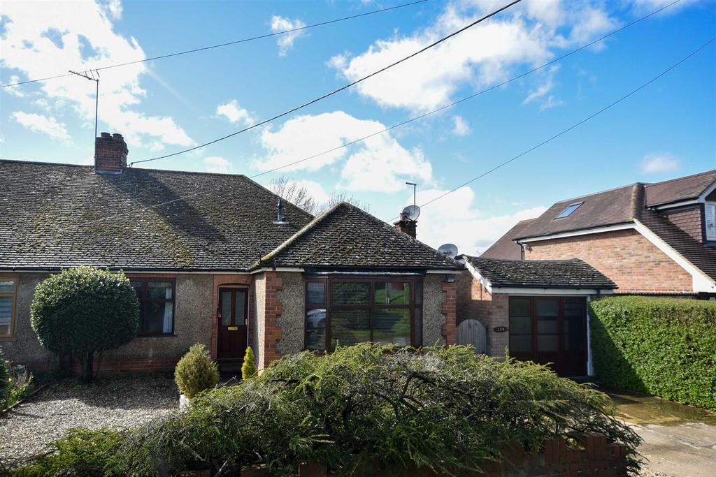 Wollaston Road, Irchester 3 bed semidetached bungalow £350,000