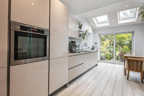 33 Brooklands Avenue, Sheffield, S10 4GB