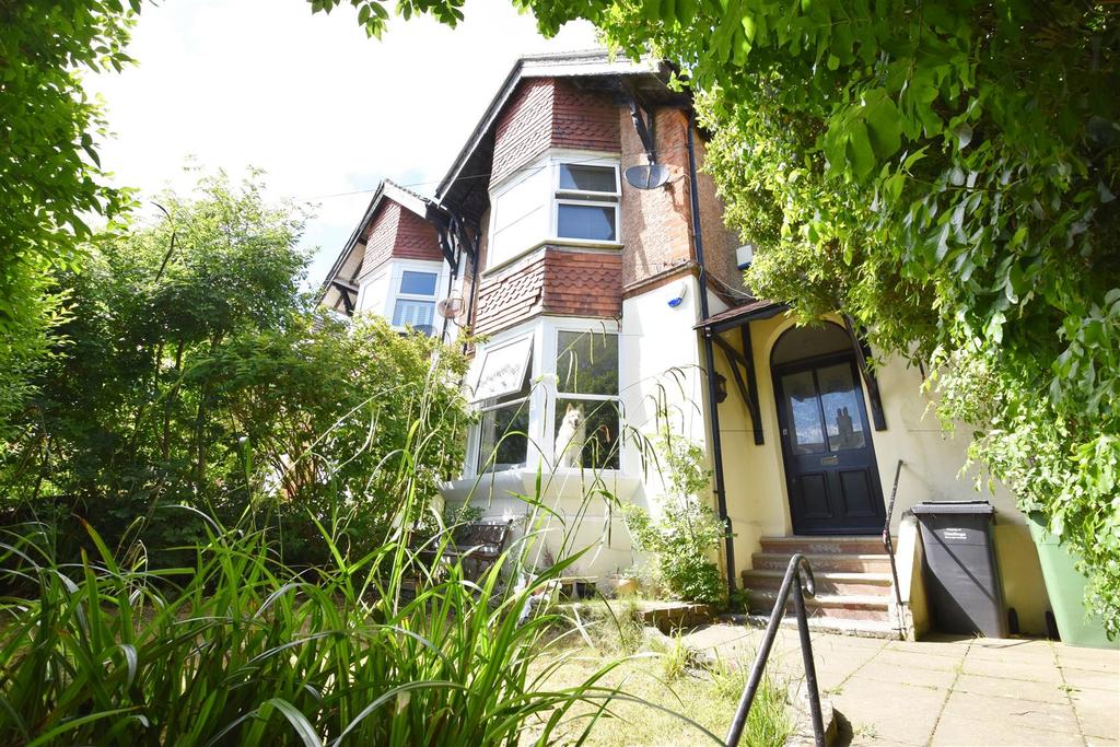 Clinton Crescent, St. LeonardsOnSea 5 bed semidetached house £650,000
