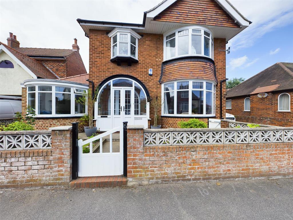 Trafalgar Crescent, Bridlington 4 bed detached house £425,000